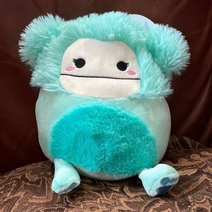 8in nwt joelle the bigfoot squishmallow